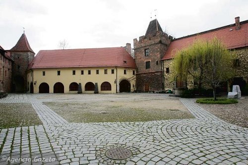 Podwórze wrocławskiego Arsenału (zdjęcie pożyczone z gazeta.pl).